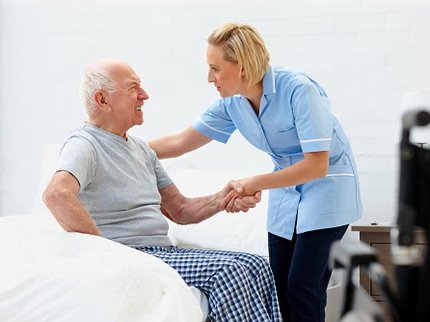 Social_care_worker_for_the_elderly