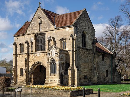 Worksop-Priory-Gatehouse.jpg